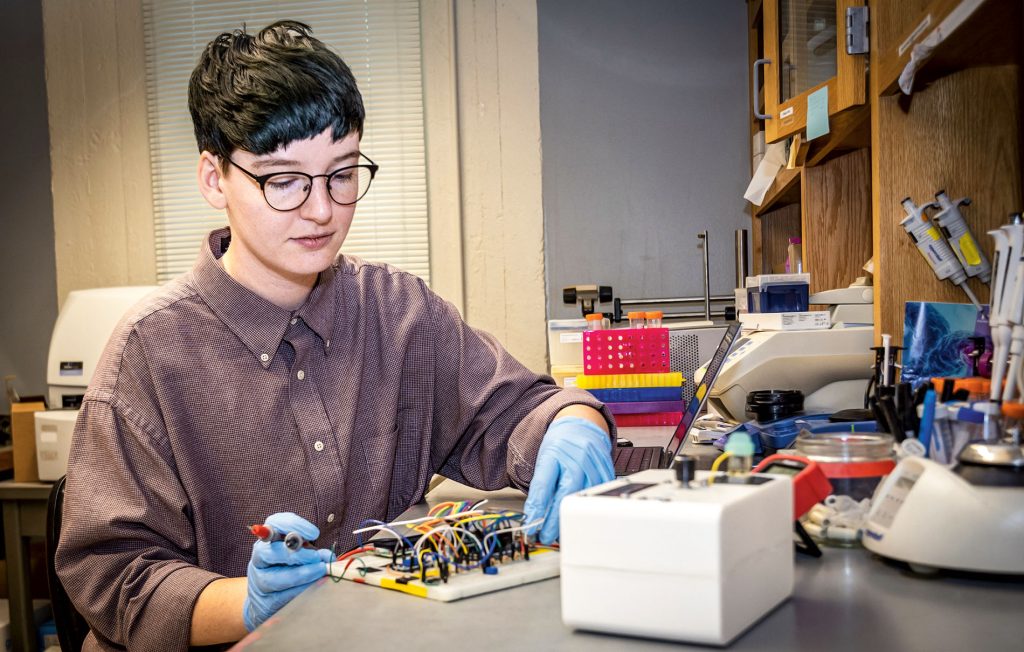 Image of Cel Welch in a lab.